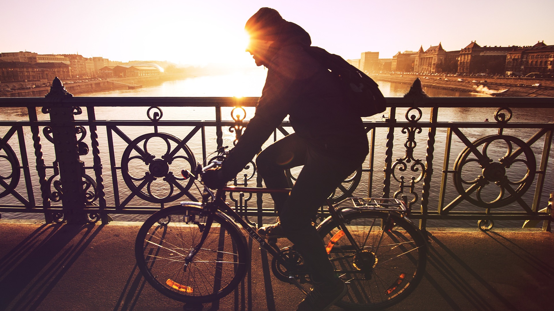 5 Key Benefits of Cycling to Work in Canada: Updated for 2025