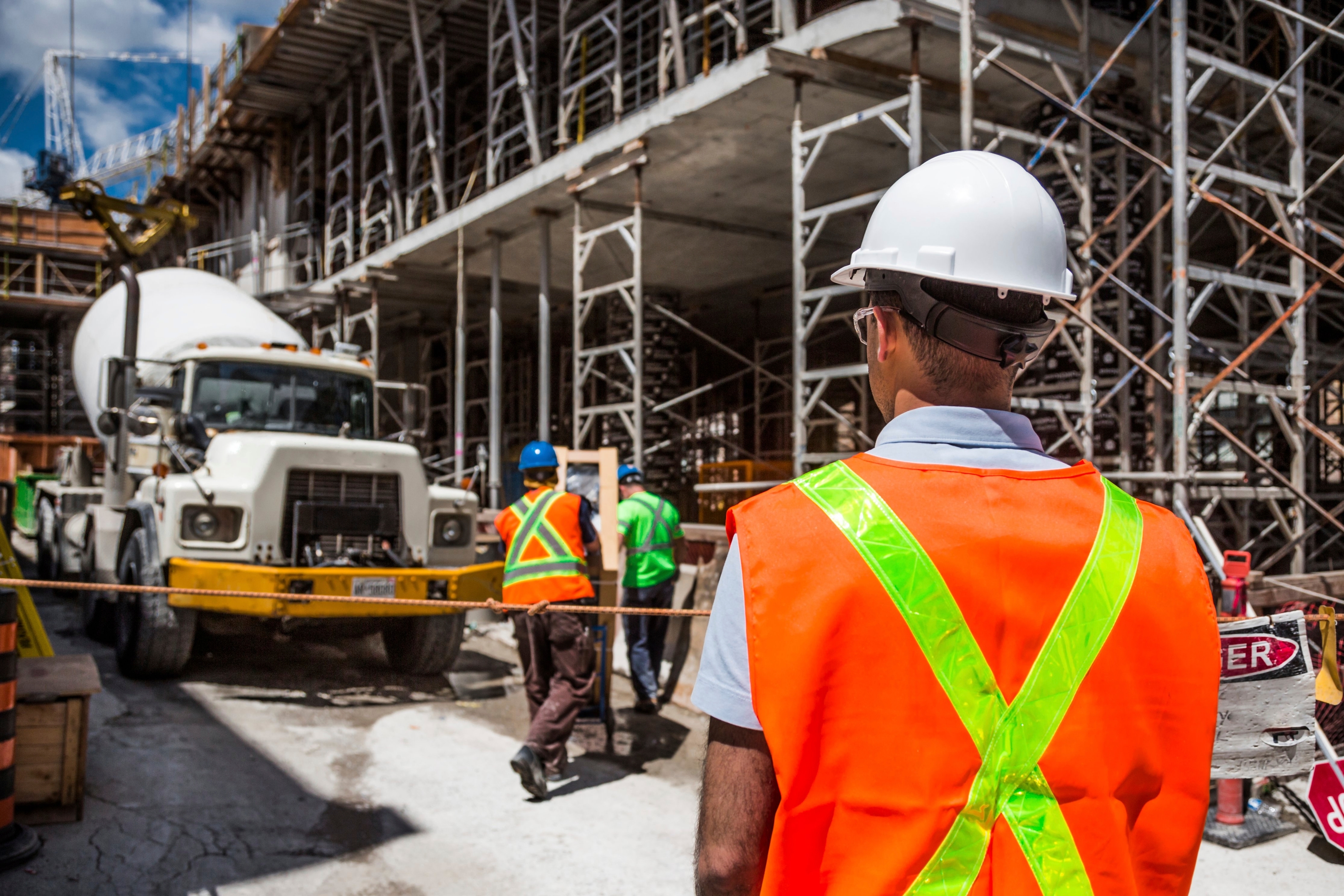 10 Questions to Ask Your Concrete Contractor Before Inking the Deal